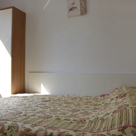 Sv. Jelena 1 Apartment Pag Town