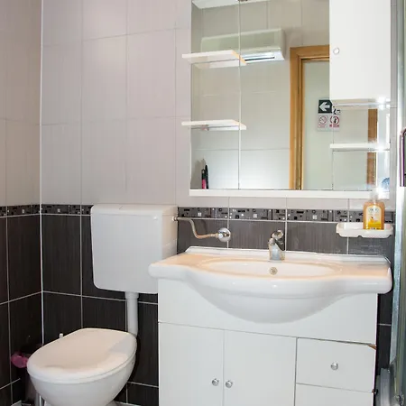 Sv. Jelena 1 Apartment *