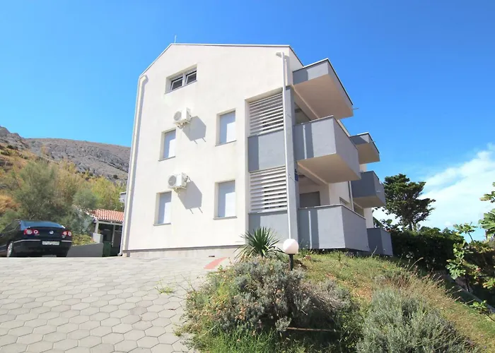 Sv. Jelena 1 公寓 *