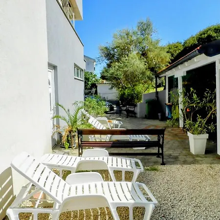 Sv. Jelena 1 Apartment Pag Town