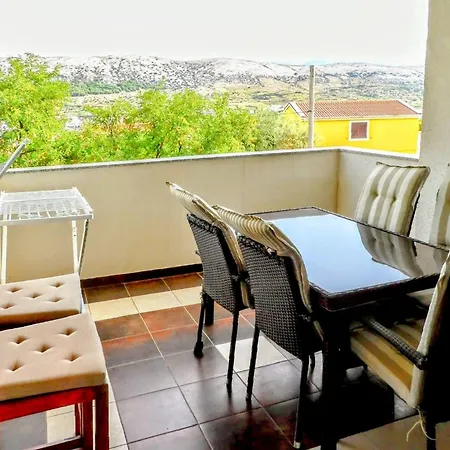 Sv. Jelena 1 Apartment *