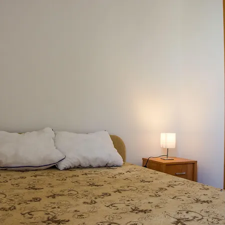 Sv. Jelena 1 Apartamento Pag Town