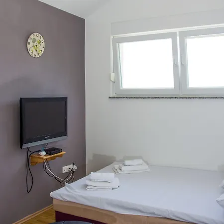 Apartamento Sv. Jelena 1 *