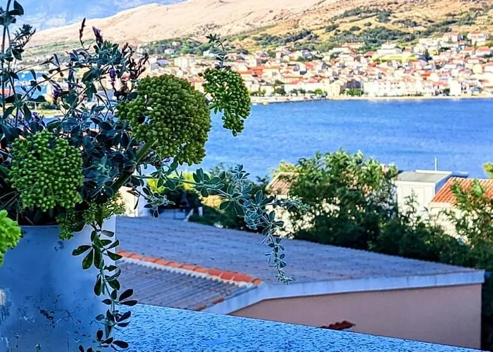 Sv. Jelena 1 * Pag Town