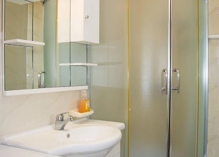 Apartment Sv. Jelena 1 *