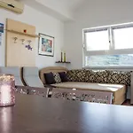 Appartement Sv. Jelena 1 *